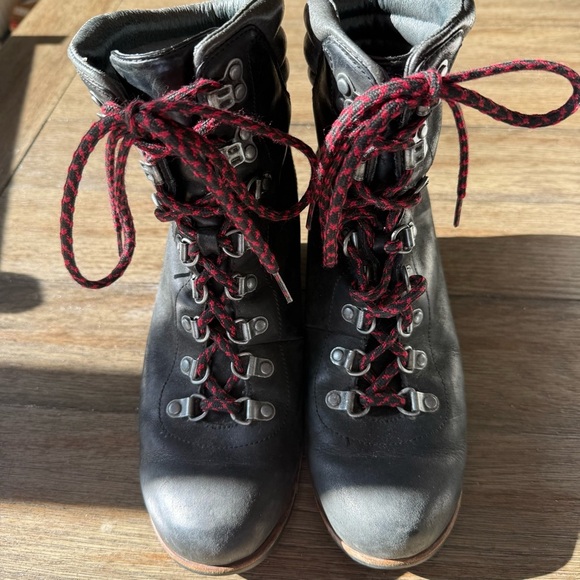 Sorel conquest leather wedge boots - Picture 2 of 9